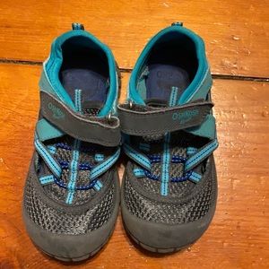 Size 9 oshKosh sandal sneakers